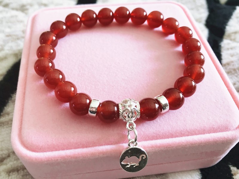 Red Agate Beads Chinese Zodiac Charm Bracelet to Bring Good Luck in 2023 Ben Ming Nian