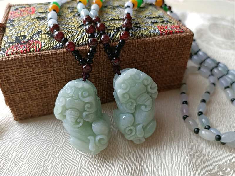 Two Layer Natural Stone Pixiu Pi Xiu Amulet Pendant Lucky Jewelry 