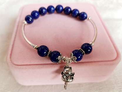 Picture of 925 Silver Fortune Cat / Maneki Neko Lapis Lazuli Charm Bracelet to Attract Good Luck and Fortune