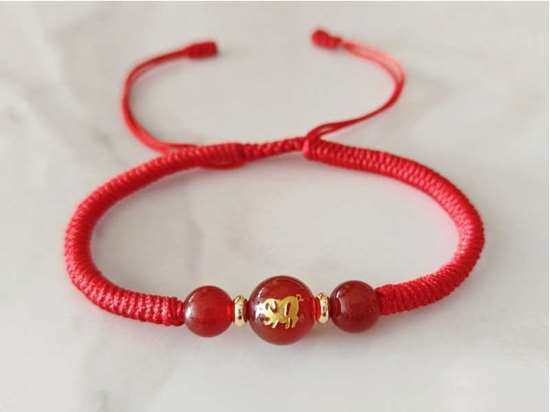 Picture of Hand-made Red Rope Vajra Knot Bracelet for Zodiac Pig