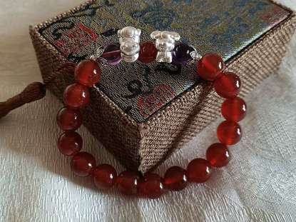 Picture of Red Agate Liuhe (Six Harmonies) Zodiac Symbol Bracelet for Female